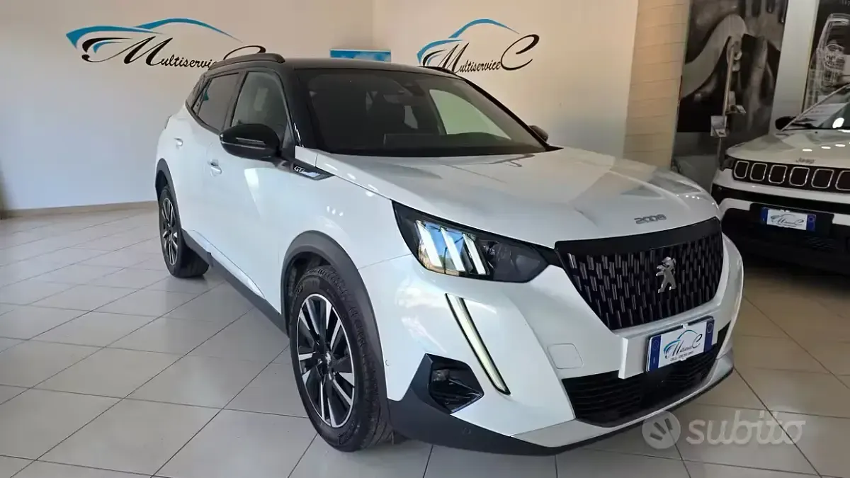 Usata Peugeot 2008 GT 131 CV (96 kW) 2022 Bianco SUV