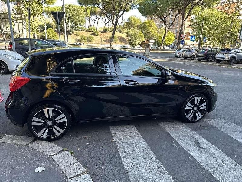 Usata Mercedes A180 Premium 116 CV (85 kW) 2015 Monovolume