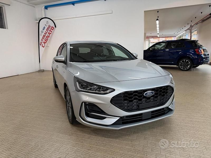 Usata Ford Focus ST-Line 115 CV (84 kW) 2025 Grigio Berlina