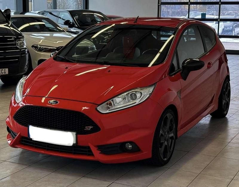 Usata Ford Fiesta Performance Edition 182 CV (133 kW) 2014 Rosso Utilitaria