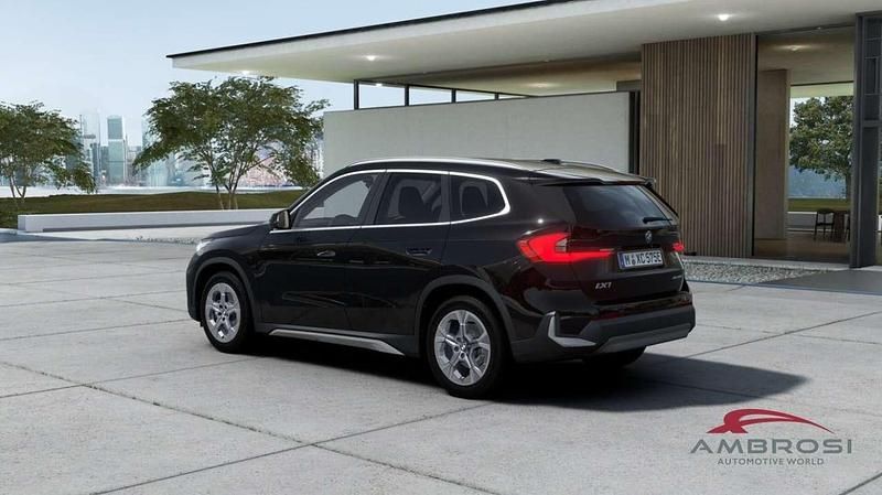 Nuova BMW iX1 xLine 150 kW (204 CV) 2026 Black sapphire metallizzato SUV
