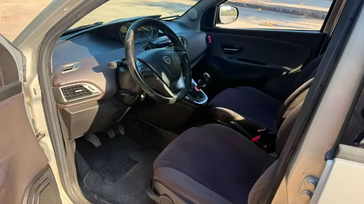Usata Lancia Ypsilon Gold 69 CV (50 kW) 2011 Utilitaria