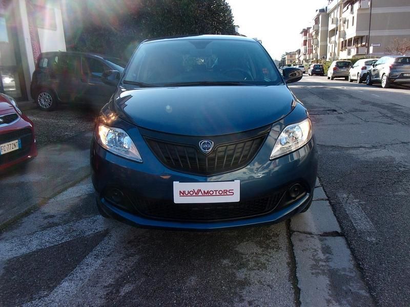 Usata Lancia Ypsilon Gold 69 CV (50 kW) 2023 Blu Utilitaria