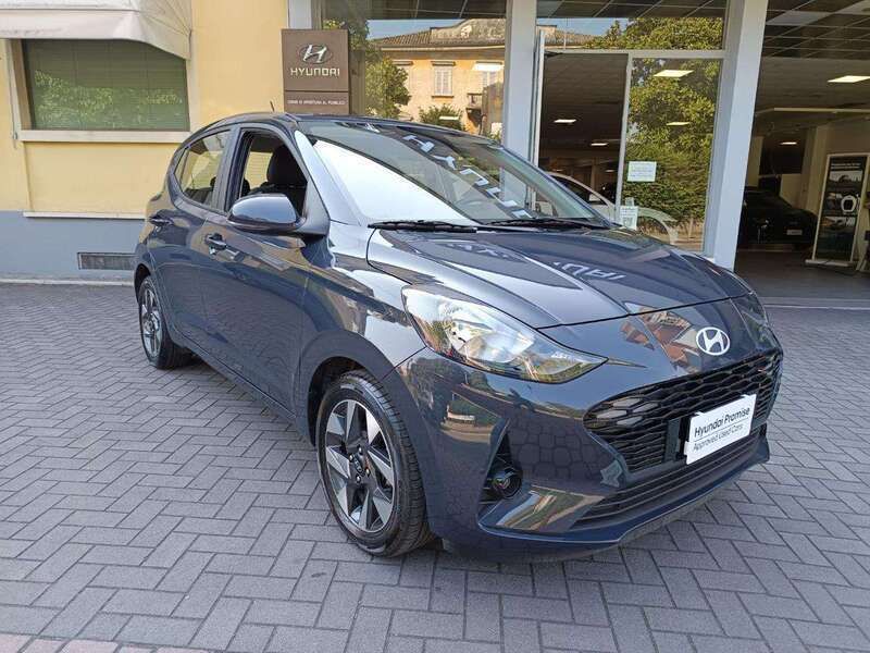 Grigio Usata 2024 Hyundai i10 Due volumi | 14.900 € (Buon prezzo) - Immagine 1/4