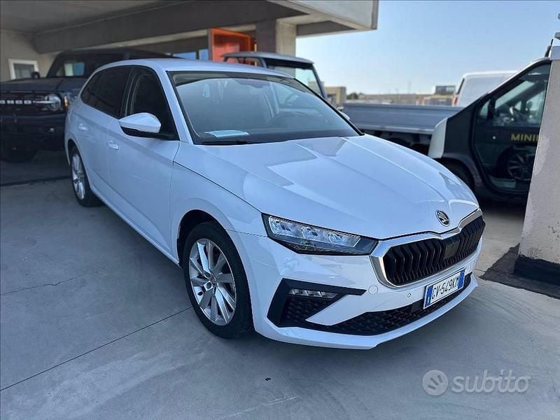 Bianco Usata 2024 Skoda Scala Style Utilitaria | 18.900 € (Buon prezzo) - Immagine 1/4