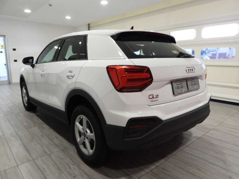 Usata Audi Q2 Business 116 CV (85 kW) 2024 Bianco arkona SUV