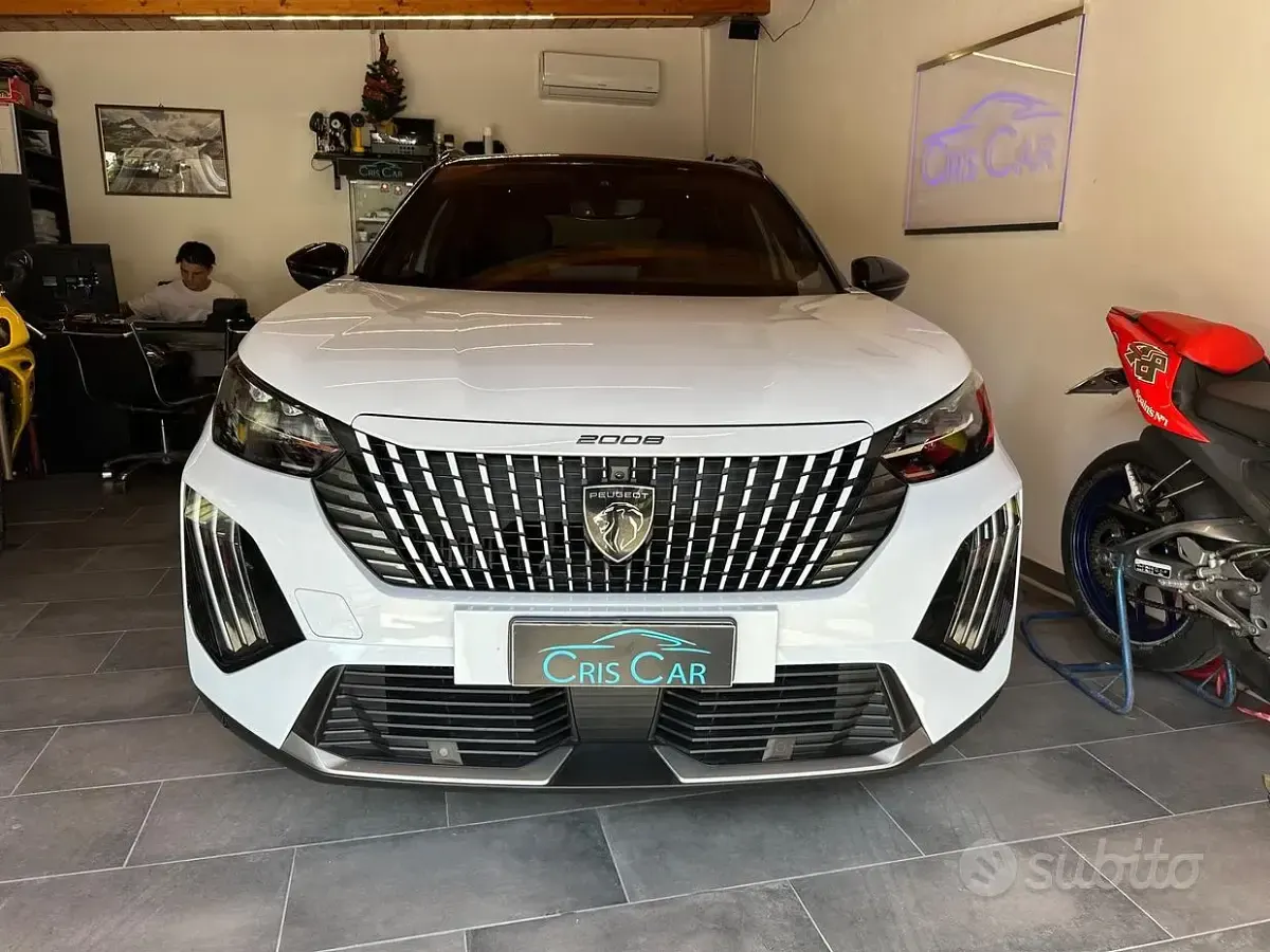 Usata Peugeot 2008 GT 130 CV (95 kW) 2024 Bianco SUV