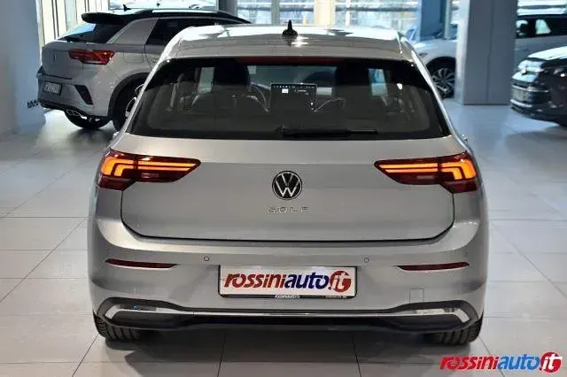 Usata VW Golf VIII Style 150 CV (110 kW) 2025 Argento Berlina