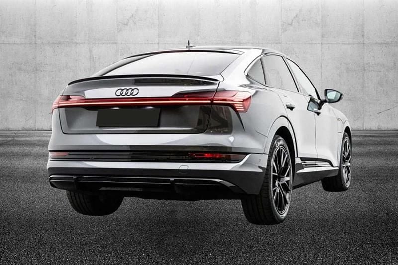 Usata Audi e-tron S-Line 158 kW (215 CV) 2023 Grigio SUV