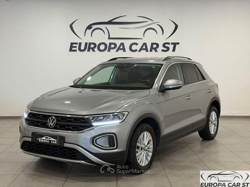 Usata VW T-Roc Life 116 CV (85 kW) 2022 Argento SUV