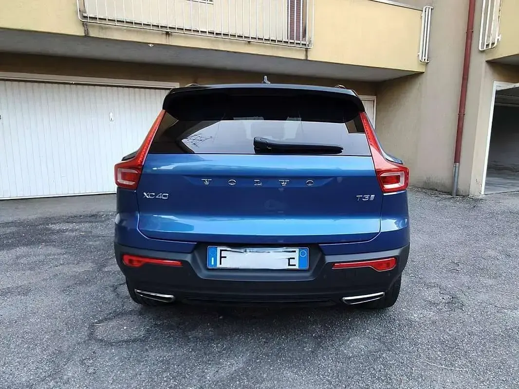 Usata Volvo XC40 R-Design 163 CV (119 kW) 2019 Blu/azzurro SUV