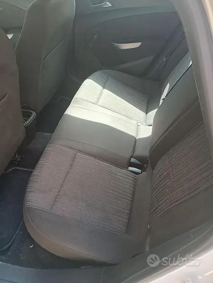 Usata Opel Astra 100 CV (73 kW) 2012 Bianco Berlina