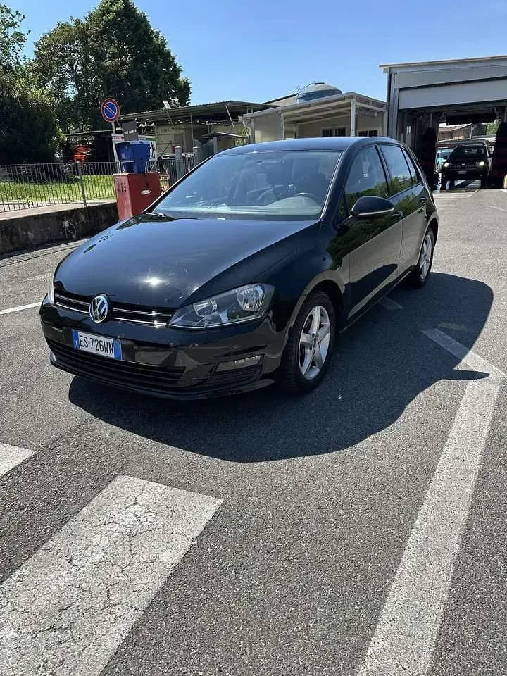 Second-hand VW Golf VII Trendline 105 CP (77 kW) 2014 Negru Berlinǎ
