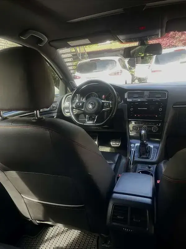 Usata VW Golf VII GTI 220 CV (161 kW) 2015 Berlina