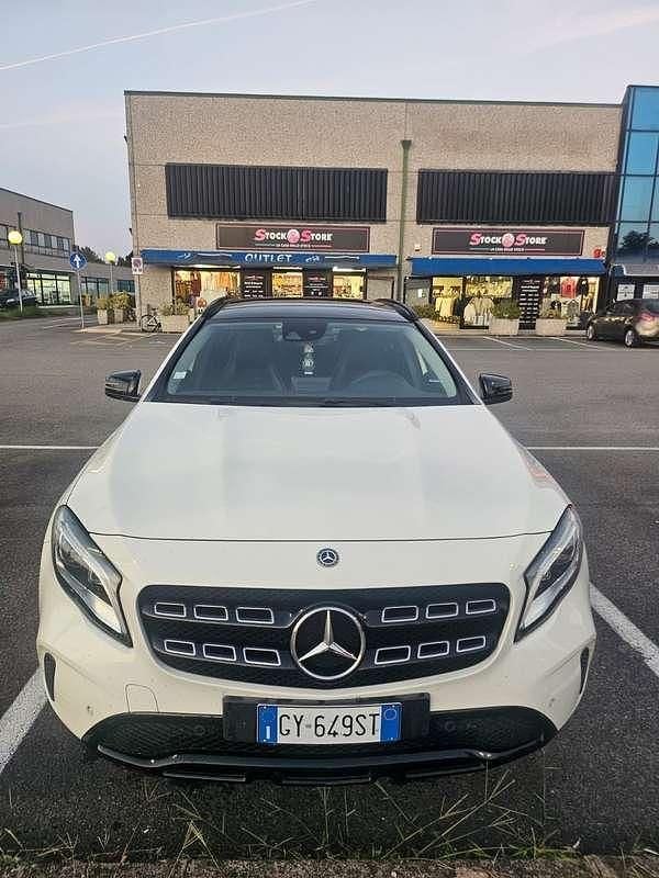 Usata Mercedes GLA200 AMG line 136 CV (100 kW) 2017 SUV