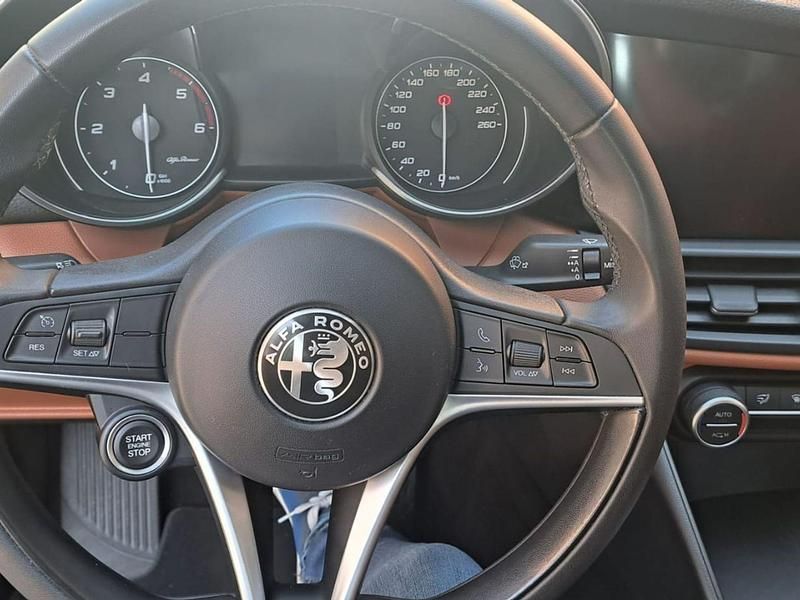 Usata Alfa Romeo Giulia Super 150 CV (110 kW) 2018 Blu metallizzato Berlina