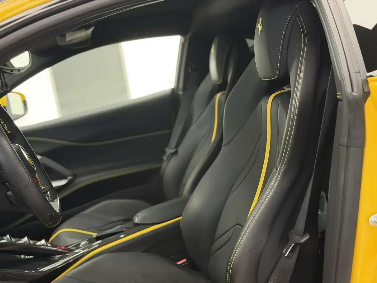 Usata Ferrari 812 799 CV (587 kW) 2019 Other Coupé