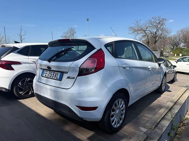 Usata Ford Fiesta Business Edition 95 CV (69 kW) 2016 Bianco Berlina