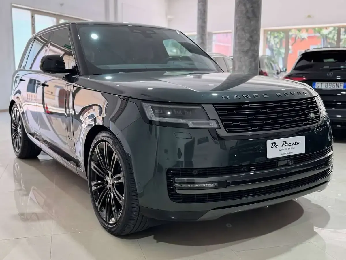 Usata Land Rover Range Rover HSE 300 CV (220 kW) 2022 British racing green SUV