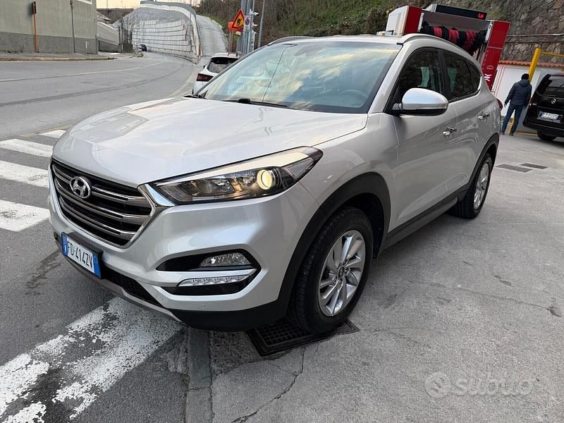 Grigio Usata 2016 Hyundai Tucson Xpossible SUV | 9999 € (Cara) - Immagine 1/4
