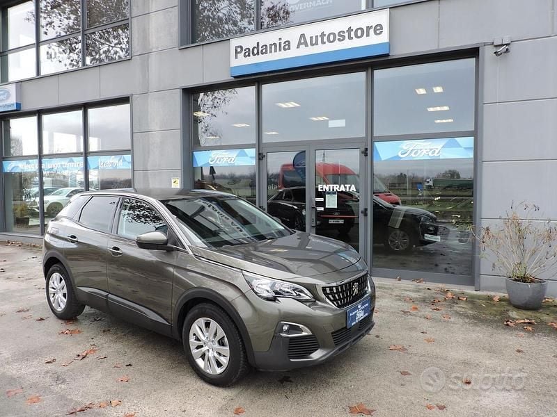 Usata Peugeot 3008 Business-Line 120 CV (88 kW) 2017 Grigio SUV