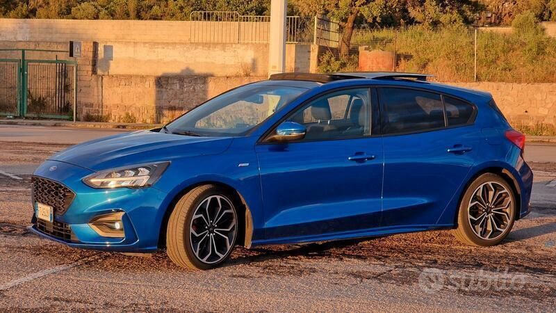 Usata Ford Focus ST-Line 120 CV (88 kW) 2018 Blu/azzurro Berlina