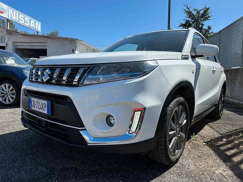 Bianco Usata 2020 Suzuki Vitara Cool Tre volumi | 16.900 € (Ottimo prezzo) - Immagine 1/4