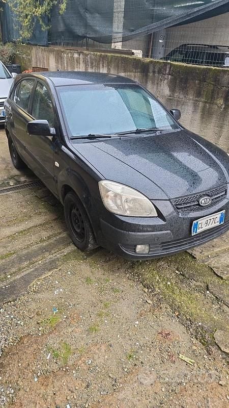 Usata Kia Rio 110 CV (80 kW) 2006 Berlina