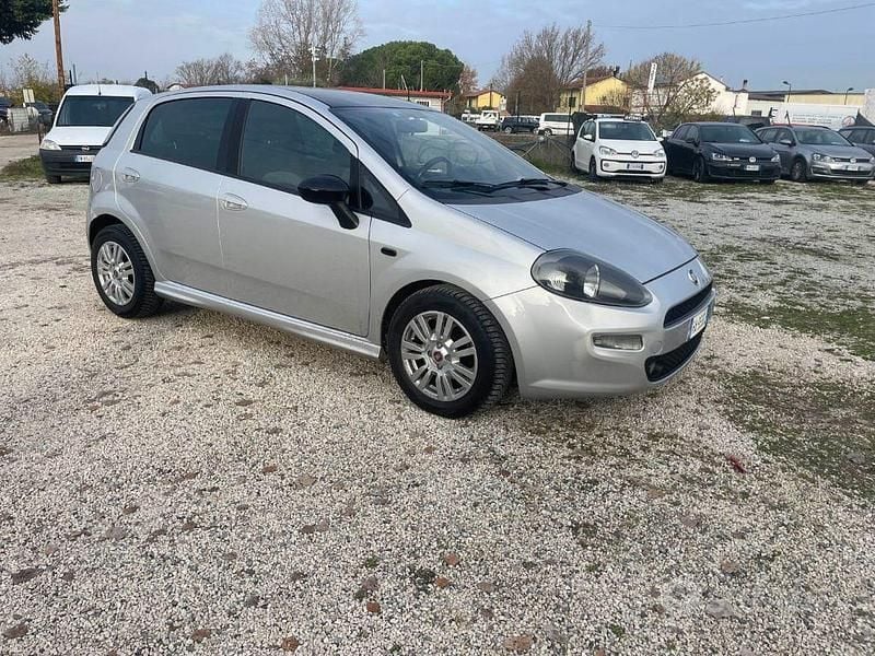 Grigio Usata 2013 Fiat Punto Evo S Due volumi | 3950 € (Ottimo prezzo) - Immagine 1/4