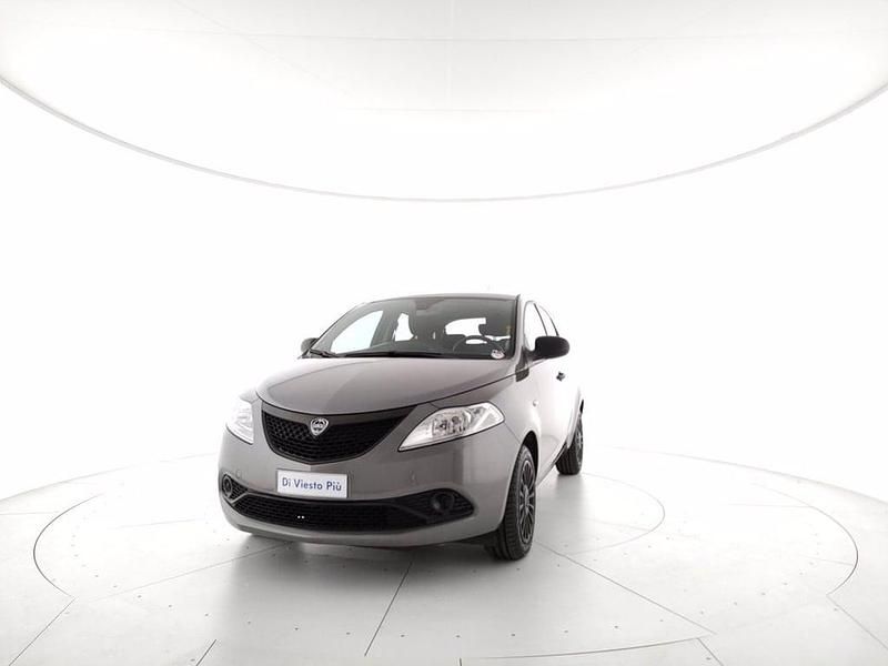 Usata Lancia Ypsilon Silver 69 CV (50 kW) 2020 Grigio Utilitaria