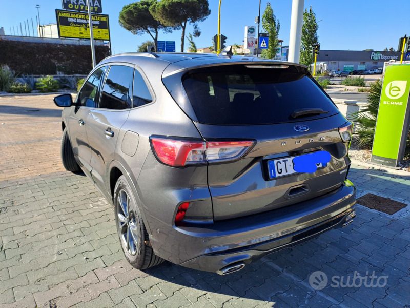 Usata Ford Kuga 190 CV (139 kW) 2024 Grigio SUV