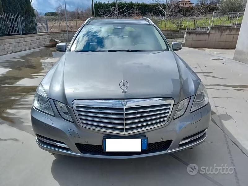 Usata Mercedes E350 Executive 265 CV (194 kW) 2012 Grigio Station wagon