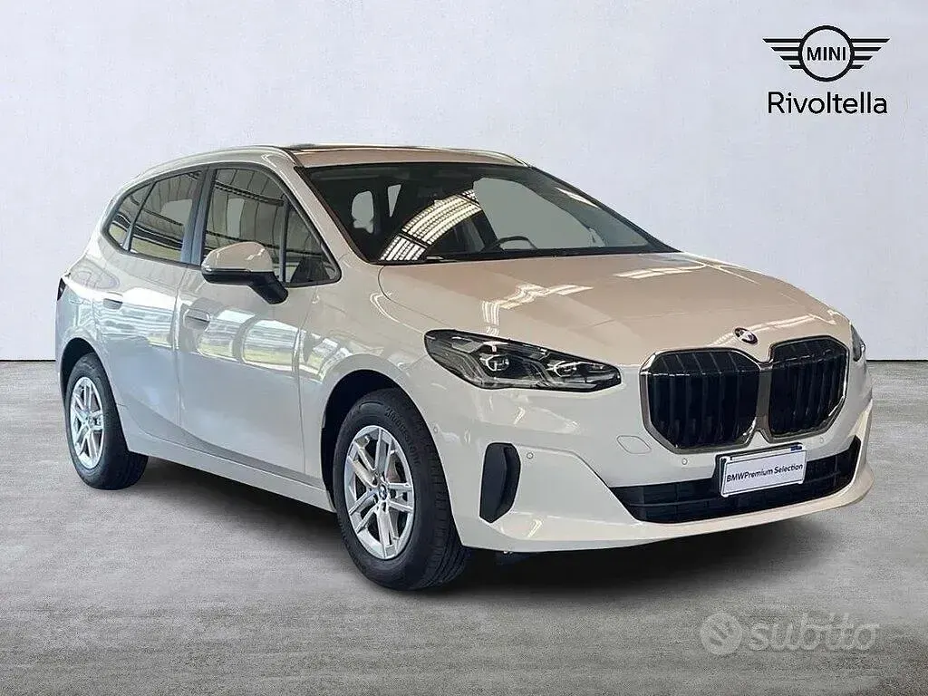 Gebraucht BMW 218 Active Tourer Comfort Edition 136 PS (100 kW) 2023 Weiß Van / Kleinbus