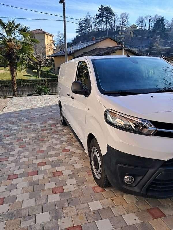 Usata Toyota Proace Comfort 122 CV (89 kW) 2020 Bianco Monovolume