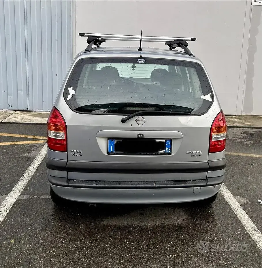 Usata Opel Zafira 101 CV (74 kW) 2002 Monovolume