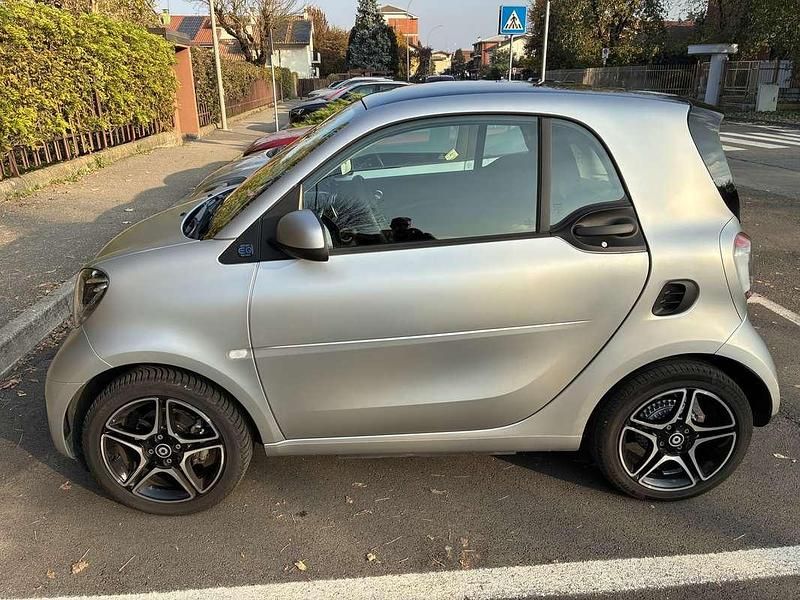 Usata 2022 Smart ForTwo Coupé Utilitaria | 13.900 € (Buon prezzo) - Immagine 1/4