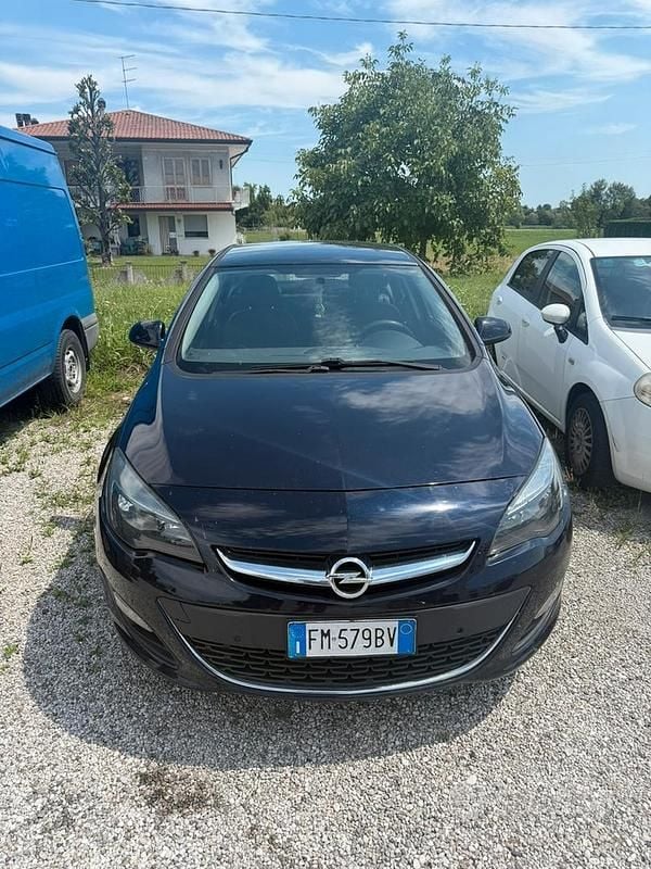 Usata Opel Astra 140 CV (102 kW) 2017 Berlina