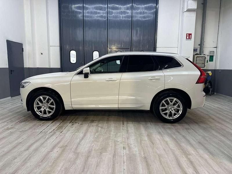 Usata Volvo XC60 Momentum 197 CV (144 kW) 2020 Bianco SUV