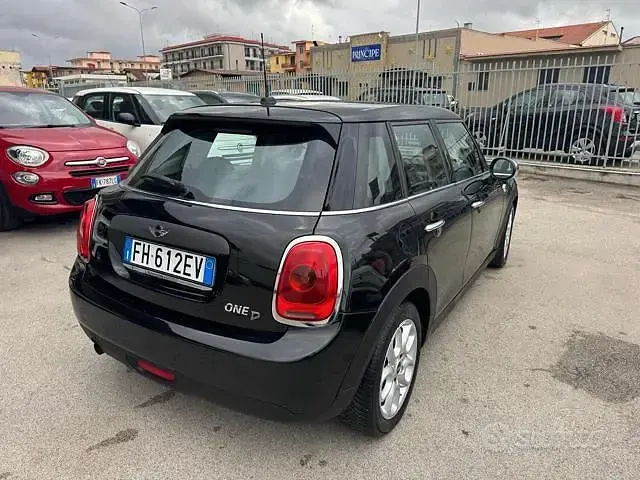 Usata Mini One D 95 CV (69 kW) 2017 Nero Utilitaria