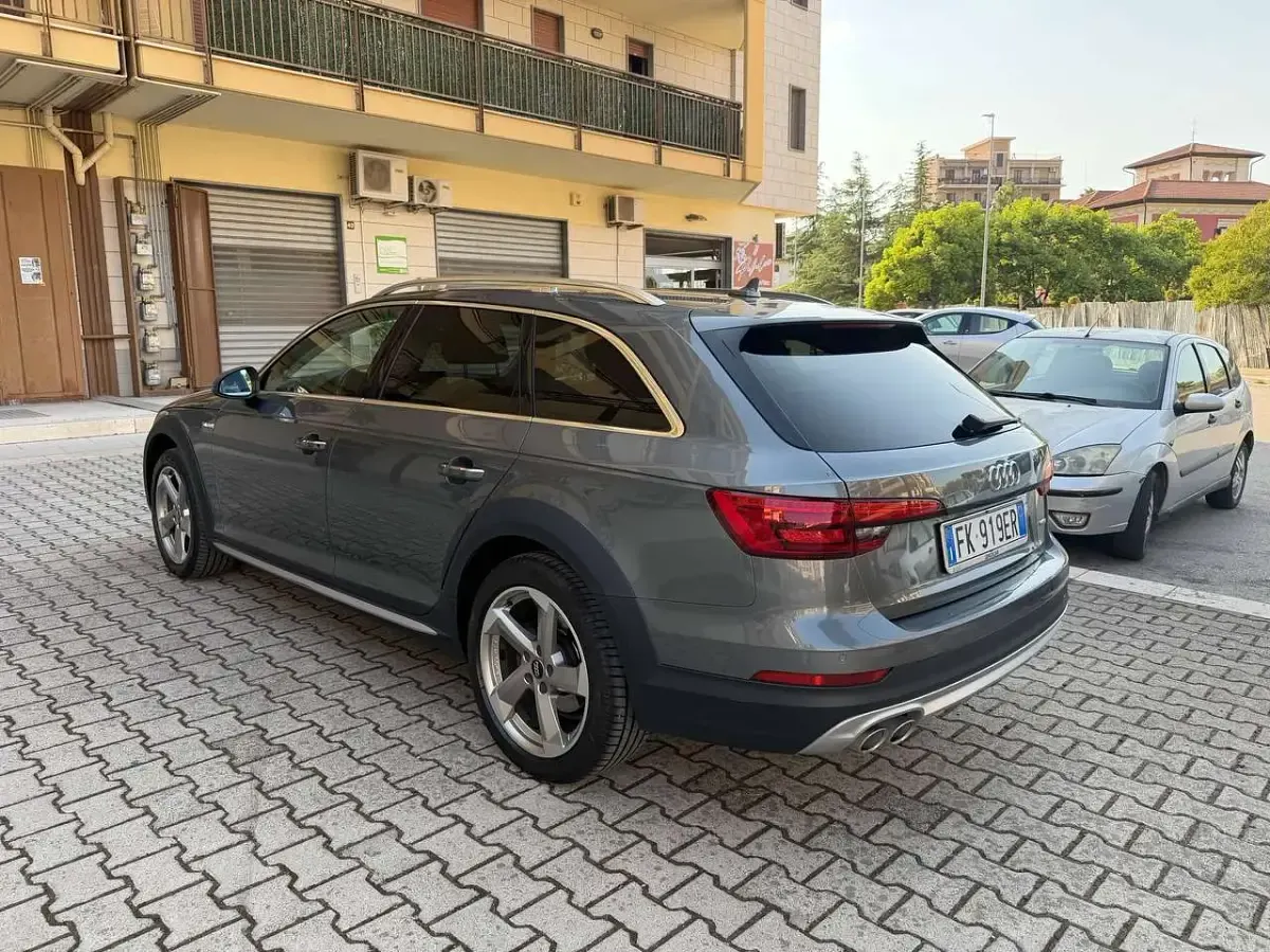 Usata Audi A4 Allroad Business 190 CV (139 kW) 2017 Grigio Station wagon