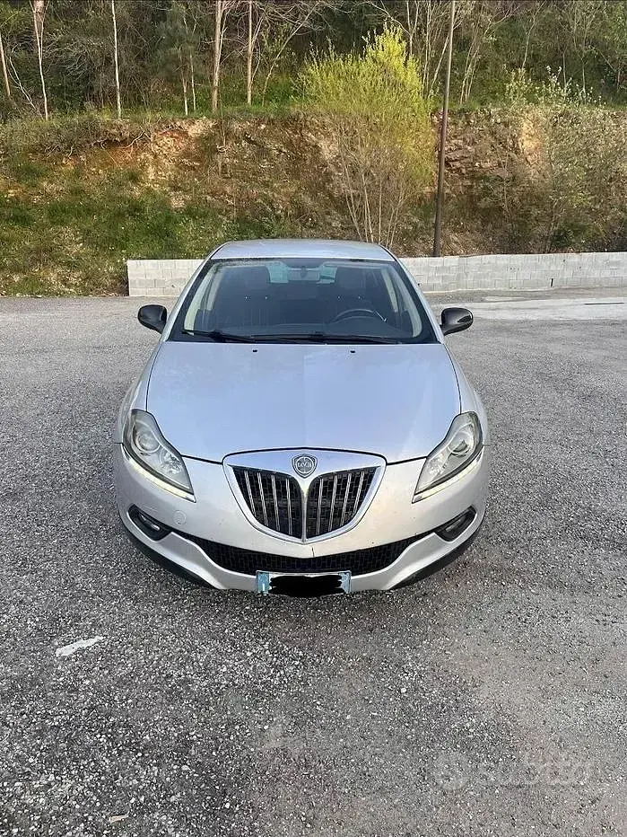 Usata Lancia Delta 105 CV (77 kW) 2010 Grigio Utilitaria