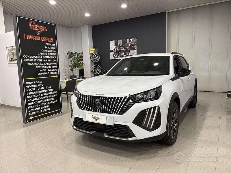 Usata Peugeot 2008 Allure 101 CV (74 kW) 2024 Bianco SUV
