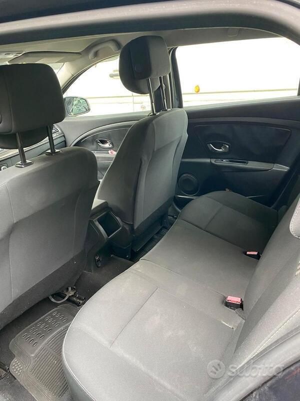 Usata Renault Mégane III 130 CV (95 kW) 2012 Utilitaria