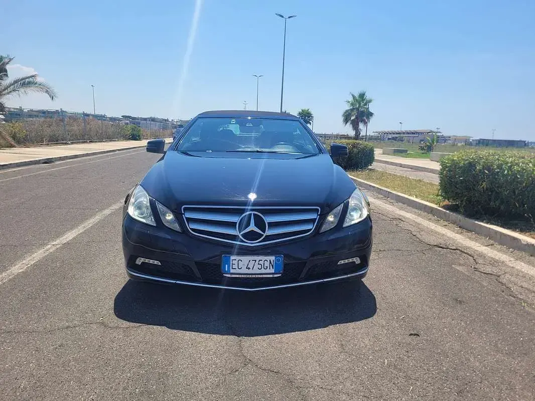 Usata Mercedes E350 Executive 231 CV (169 kW) 2010 Nero Cabrio
