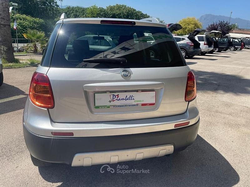 Usata Fiat Sedici Dynamic 120 CV (88 kW) 2006 Argento SUV