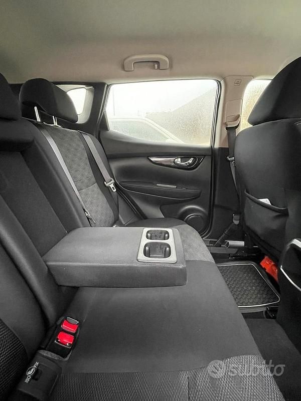 Usata Nissan Qashqai Acenta 116 CV (85 kW) 2016 Nero SUV
