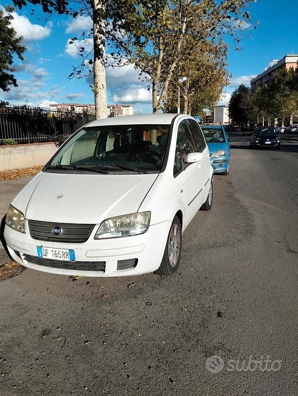 Usata Fiat Idea 101 CV (74 kW) 2006 Bianco Monovolume