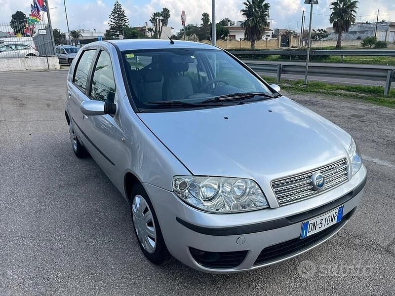 Usata Fiat Punto Dynamic 69 CV (50 kW) 2008 Grigio Berlina