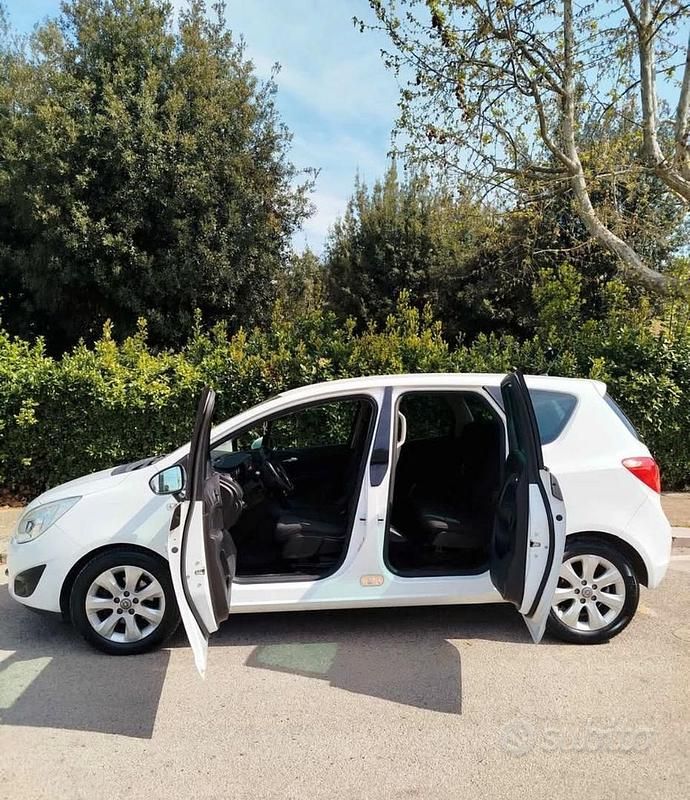 Usata Opel Meriva 75 CV (55 kW) 2013 Bianco Monovolume