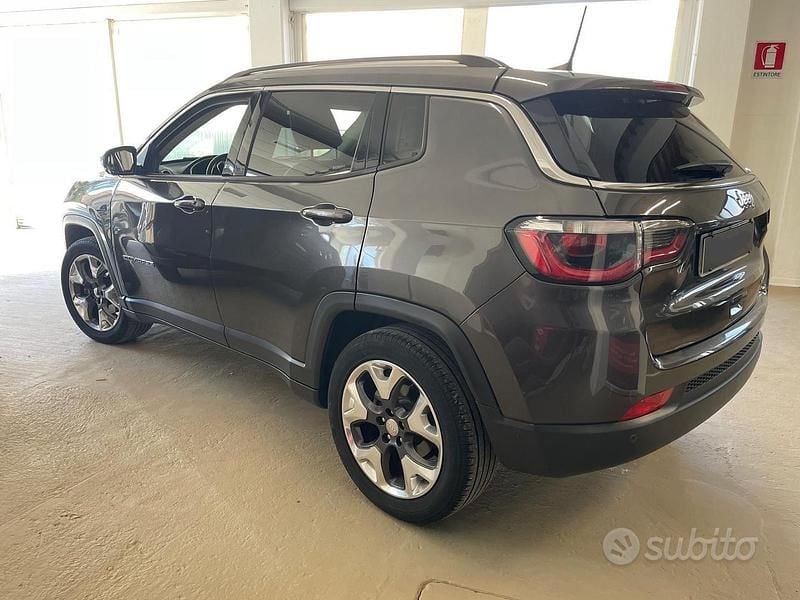 Usata Jeep Compass 120 CV (88 kW) 2019 Grigio SUV
